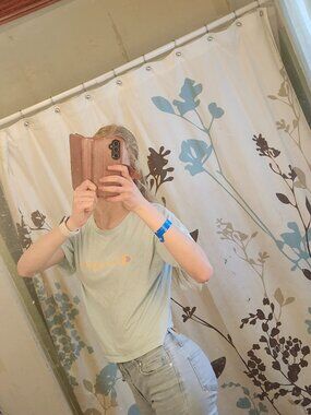 Champion Cropped Tee